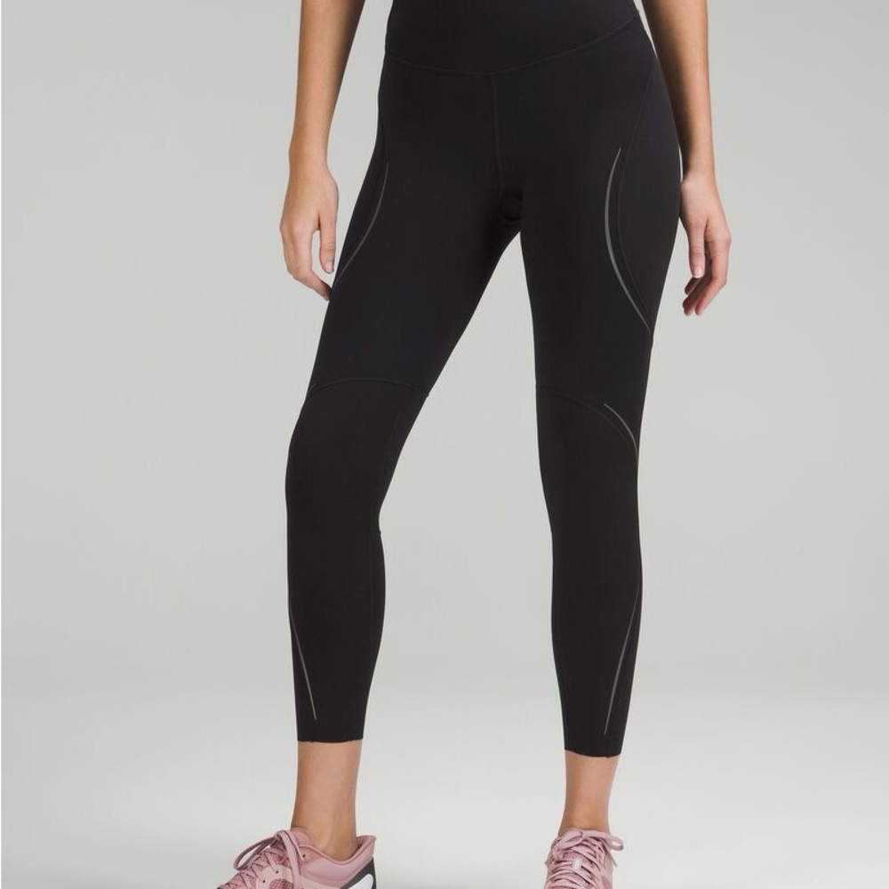 🔥 Lululemon Base Pace HR Reflective Tight 25" Size 6 Black